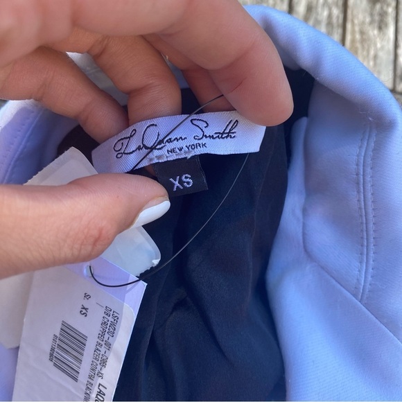 LaQuan Smith | Double Breasted Cropped Blazer With Contrast Detail in Black XS - Picture 6 of 12